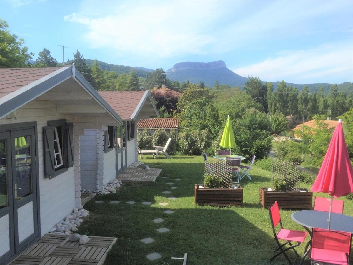 Maison De Vacances Avec Ses Petits Chalets Aouste-sur-Sye Eksteriør bilde