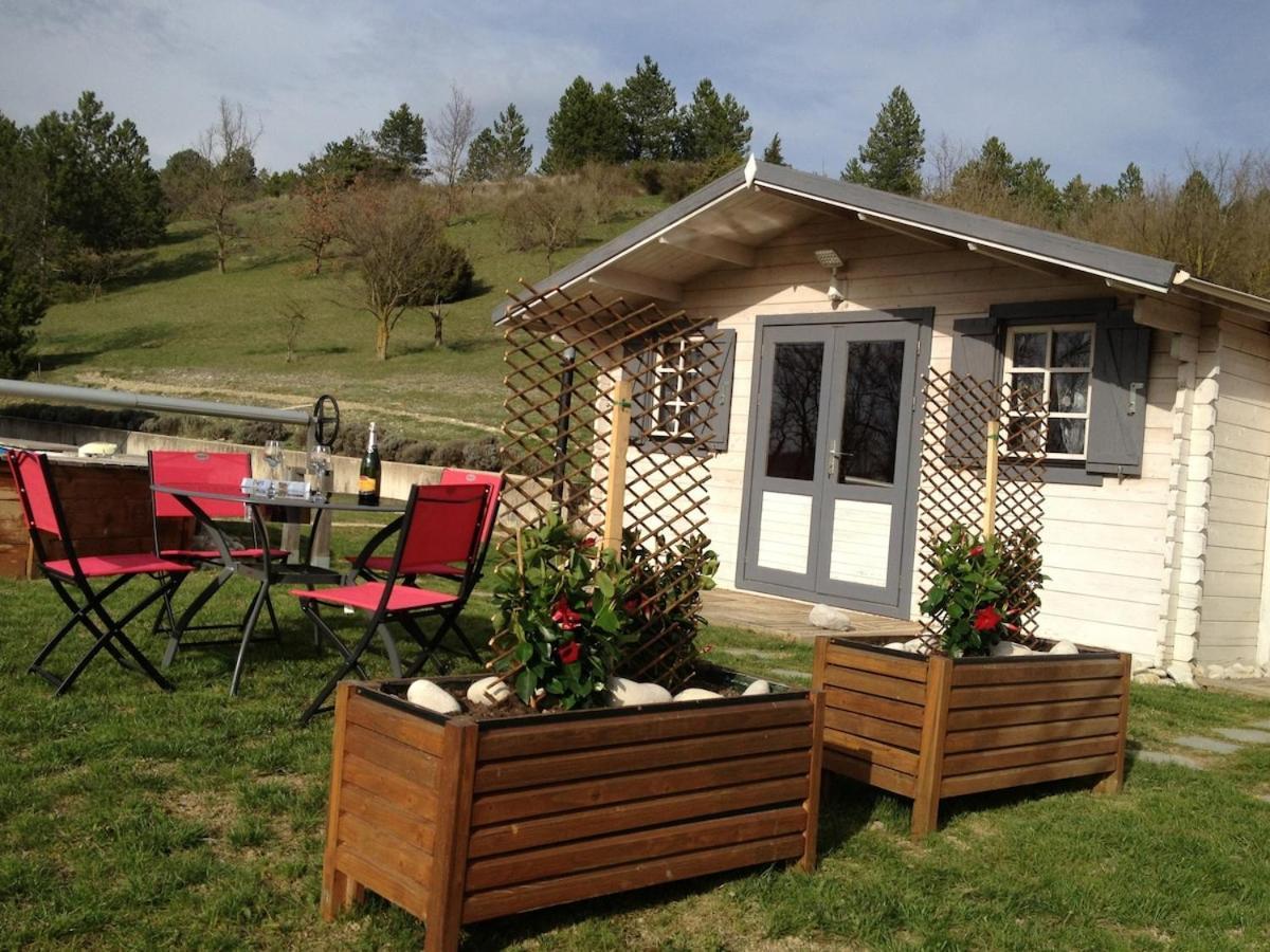 Maison De Vacances Avec Ses Petits Chalets Aouste-sur-Sye Eksteriør bilde